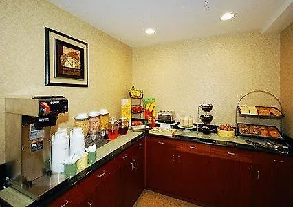 Quality Inn Jamaica Airtrain New York 2*,